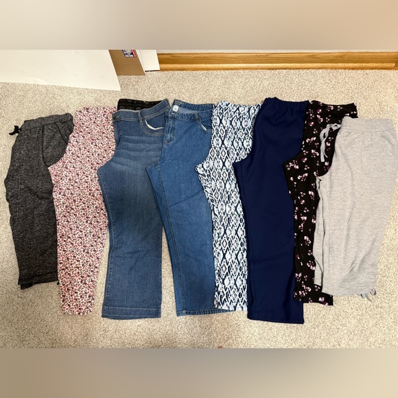 Women’s Bundle / Lot of 8 Jeans, Leggings, & Sweatpants  Size 2X - Picture 1 of 12